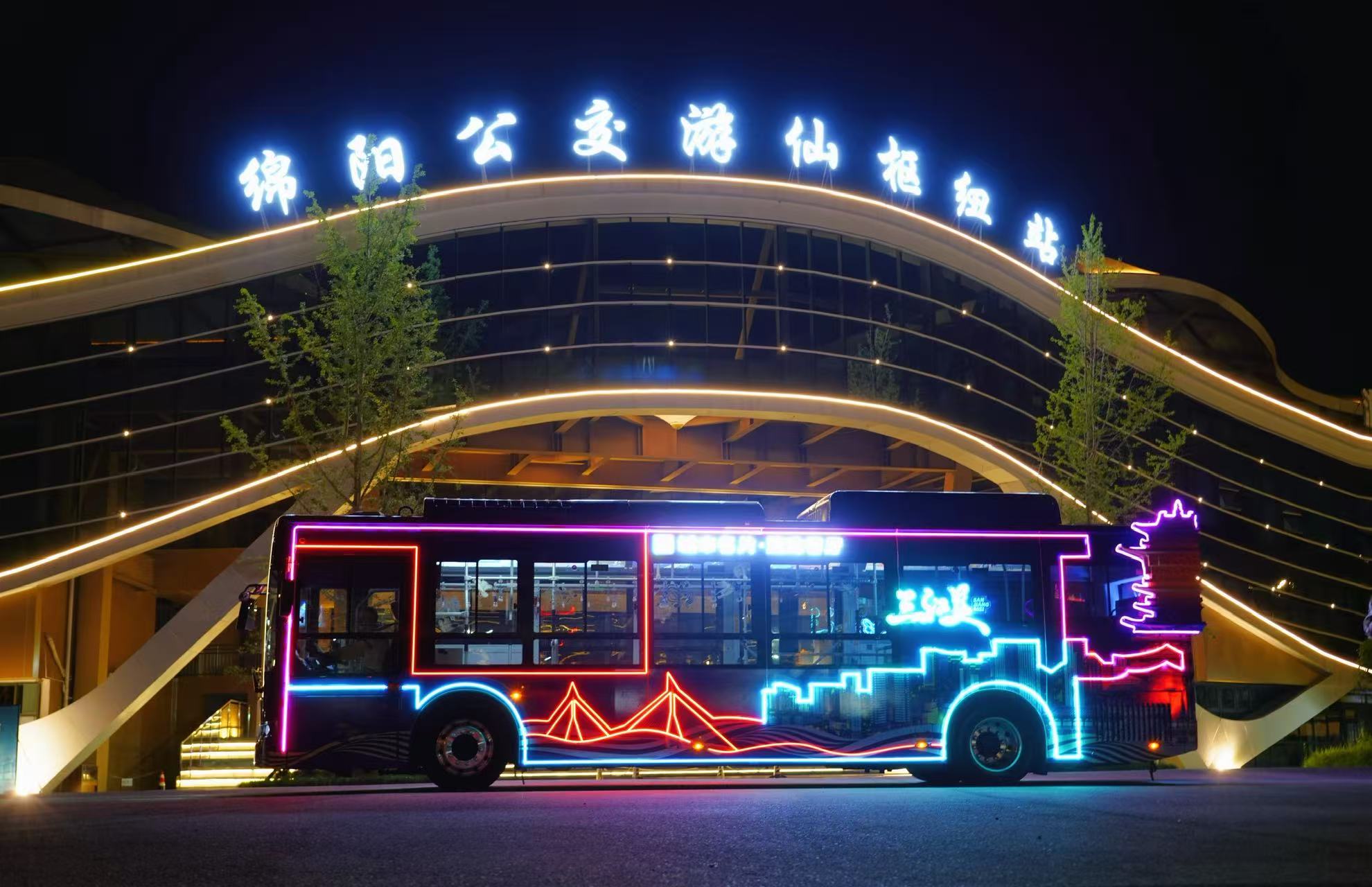 刷屏预定！城市“流动客厅”——「三江美」即将发车，解锁三江六岸极美之夜